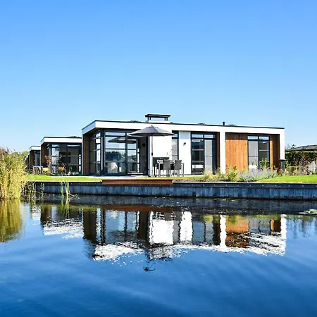 Beautiful In A Holiday home Nieuw-Loosdrecht
