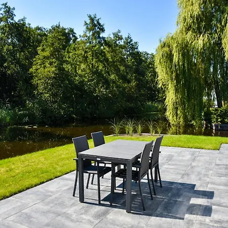 Beautiful In A Holiday home Nieuw-Loosdrecht